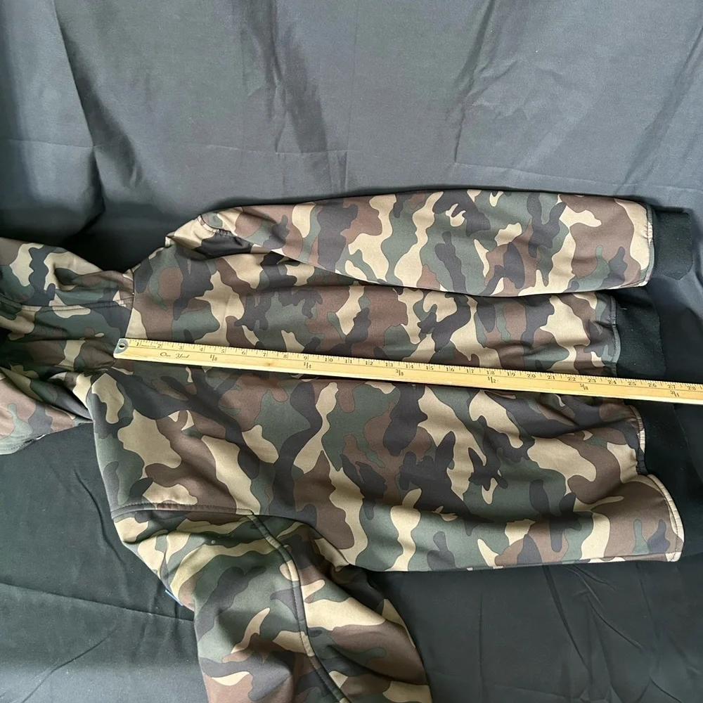 Tommy Hilfiger Camouflage Bomber Jacket. Water Resistant Wind Resistant. Size M - Picture 9 of 10